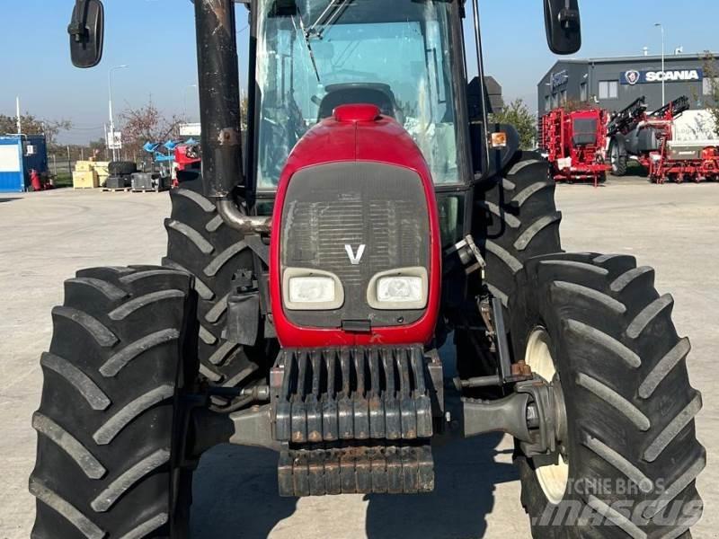 Valtra A93 H الجرارات