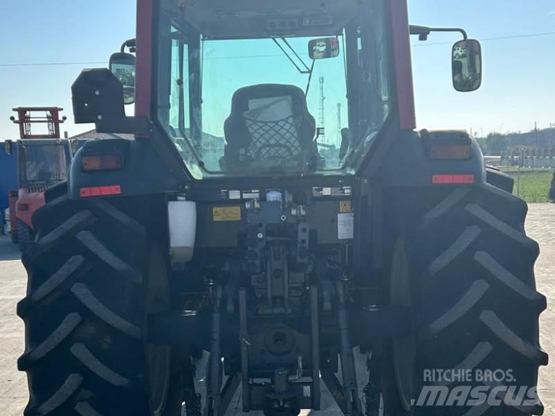 Valtra A93 H الجرارات
