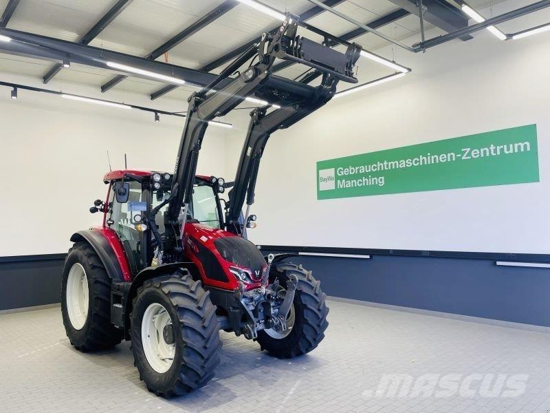 Valtra G135A الجرارات