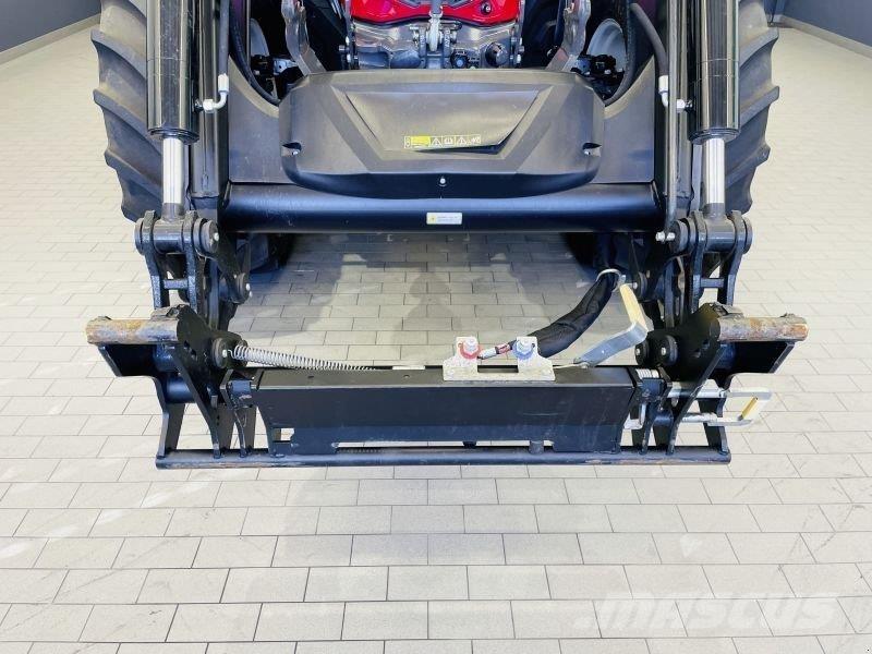 Valtra G135A الجرارات
