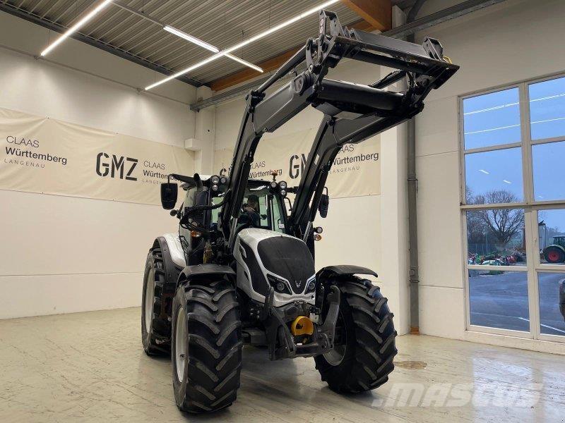 Valtra N154 الجرارات
