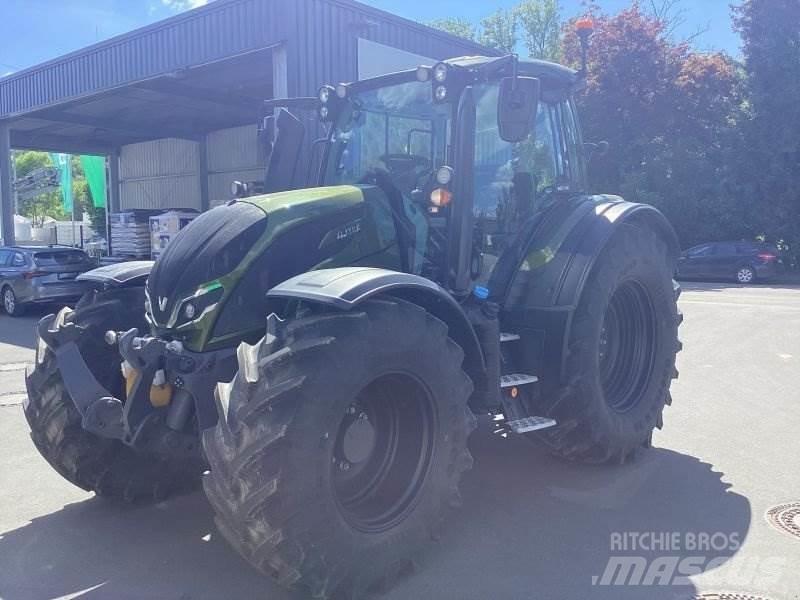 Valtra N175 D الجرارات
