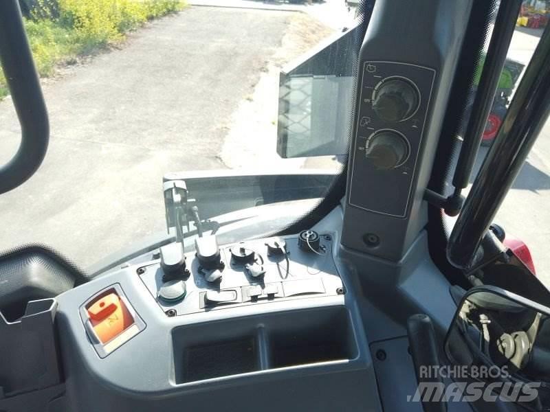 Valtra Q 285 الجرارات