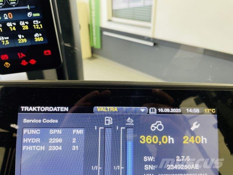 Valtra Q305 الجرارات