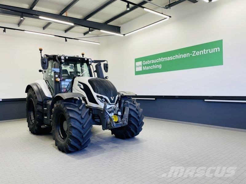 Valtra T215D الجرارات