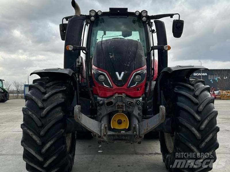 Valtra T234 A الجرارات