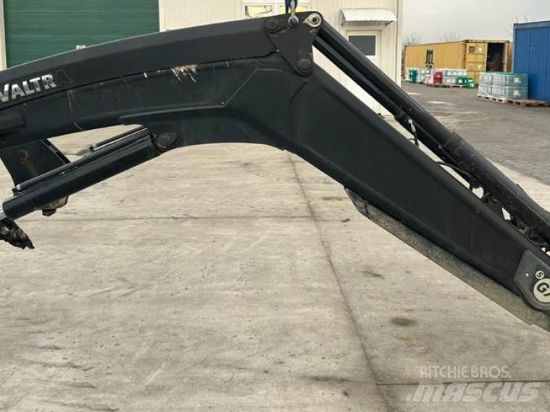 Valtra T234 A الجرارات