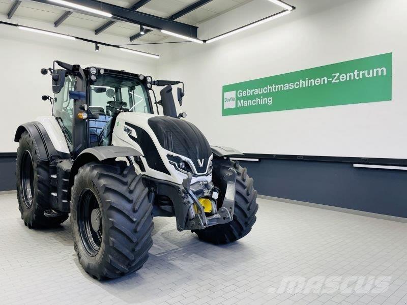 Valtra T235D الجرارات