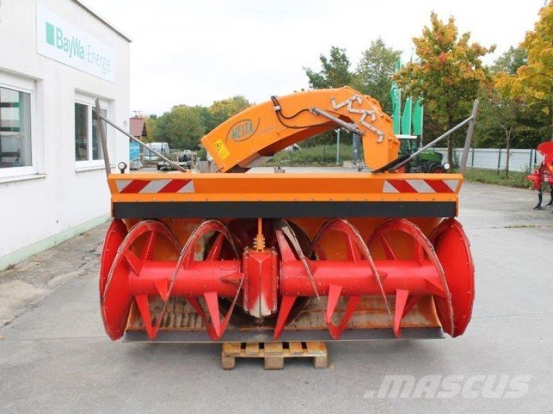  Westa 950/2600 قاذفات الجليد