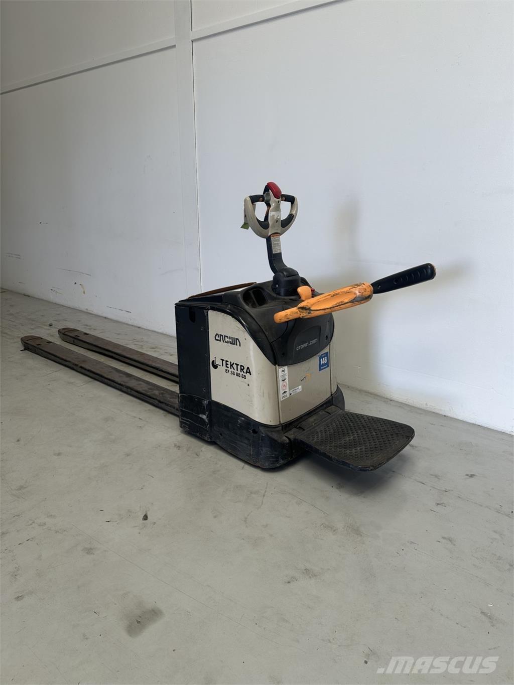 Crown WT3040 رافعة منخفضة المستوى ذات منصة