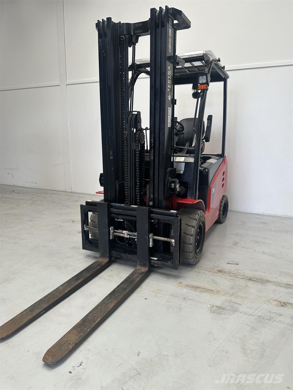 Tektra CPD35-XC4 شاحنات ذات رافعات شوكية تعمل بالكهرباء