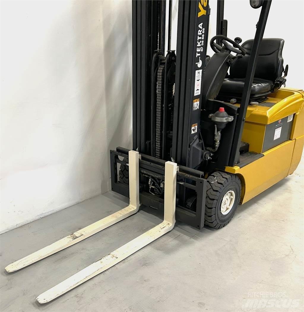 Yale ERP16ATF AC (SWB) شاحنات ذات رافعات شوكية تعمل بالكهرباء