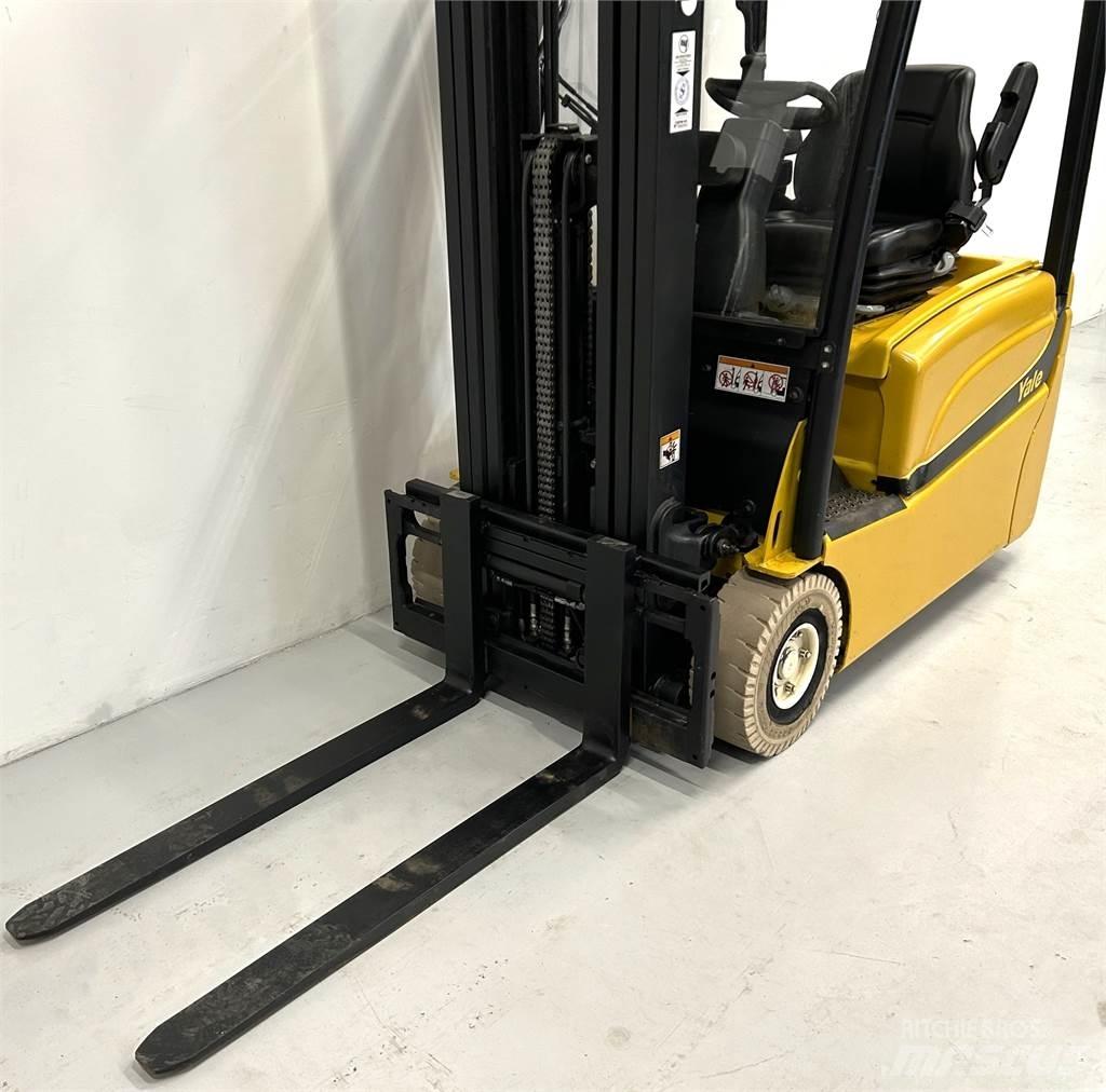 Yale ERP16VT (MWB) شاحنات ذات رافعات شوكية تعمل بالكهرباء