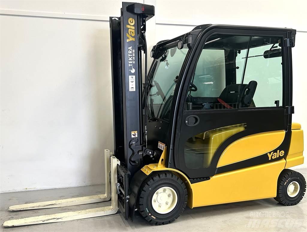 Yale ERP30VL (LWB) شاحنات ذات رافعات شوكية تعمل بالكهرباء
