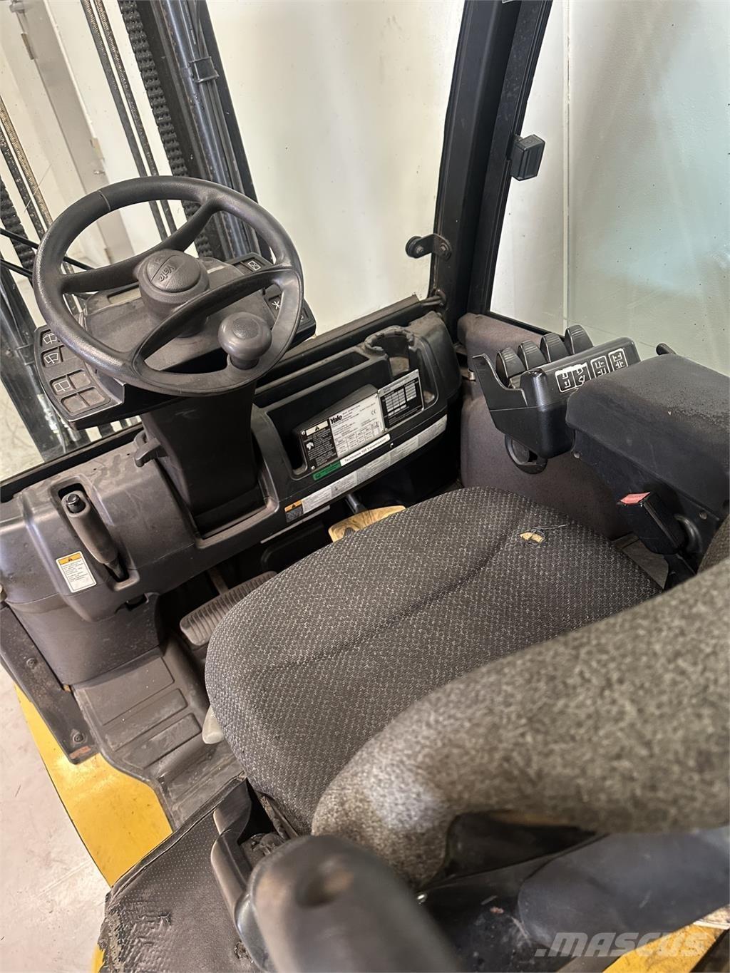 Yale GLP30VX شاحنات LPG