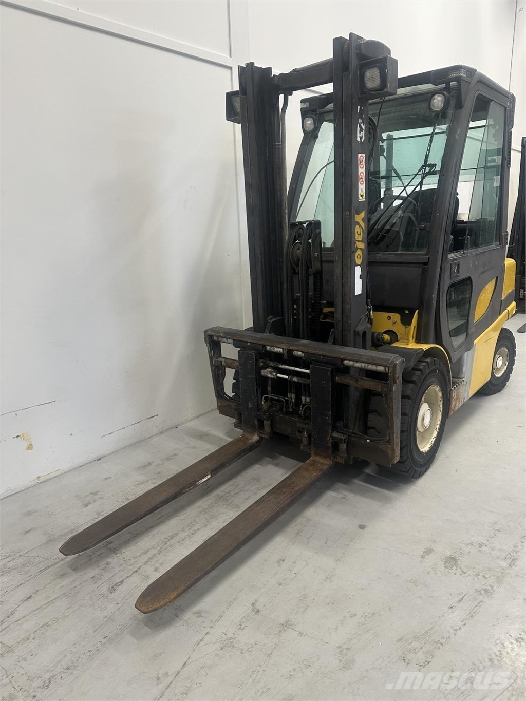 Yale GLP30VX شاحنات LPG
