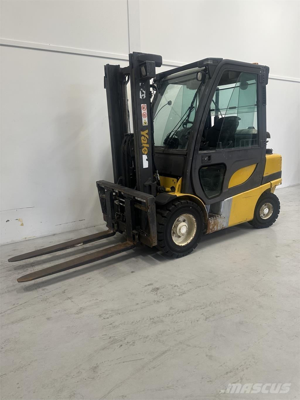 Yale GLP30VX شاحنات LPG