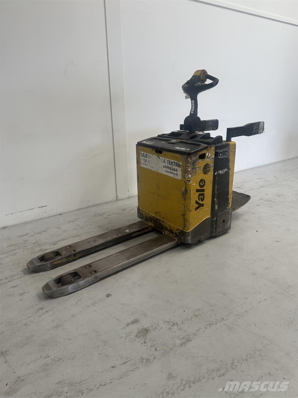 Yale MP20X - 300 AH رافعة منخفضة المستوى ذات منصة