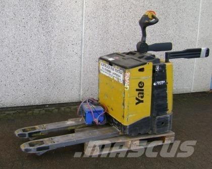Yale MP20X - 400 AH رافعة منخفضة المستوى ذات منصة