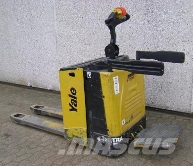 Yale MP20X - 400 AH رافعة منخفضة المستوى ذات منصة