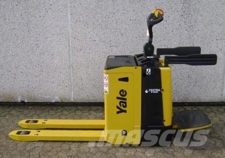 Yale MP20X - 500 AH رافعة منخفضة المستوى ذات منصة