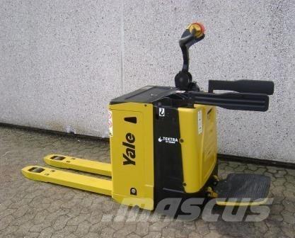 Yale MP20X - 500 AH رافعة منخفضة المستوى ذات منصة