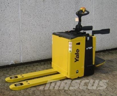 Yale MP20X - 500 AH رافعة منخفضة المستوى ذات منصة