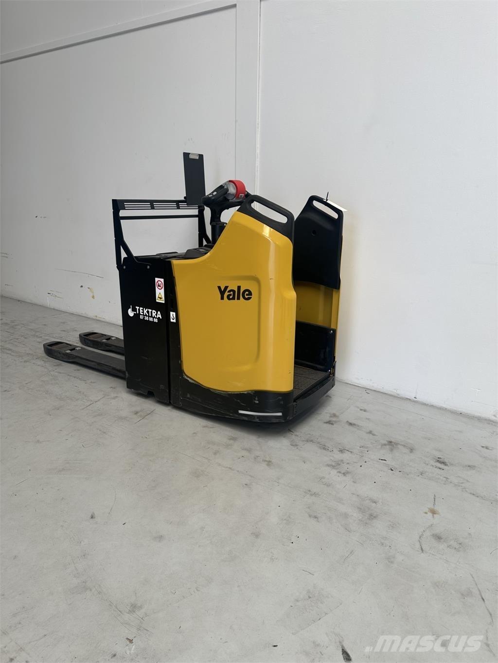 Yale MP20X-E843 رافعة منخفضة المستوى ذات منصة