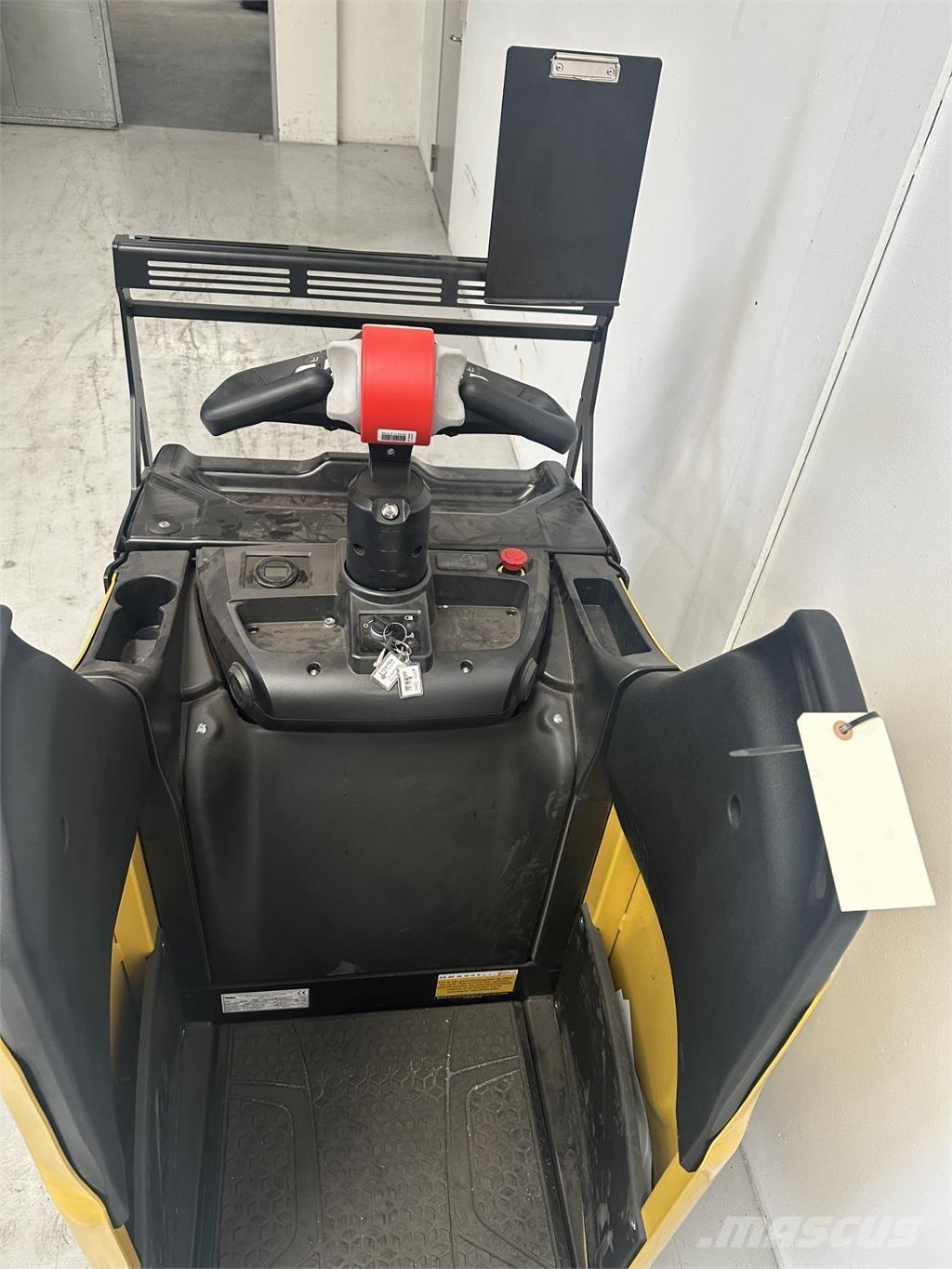 Yale MP20X-E843 رافعة منخفضة المستوى ذات منصة