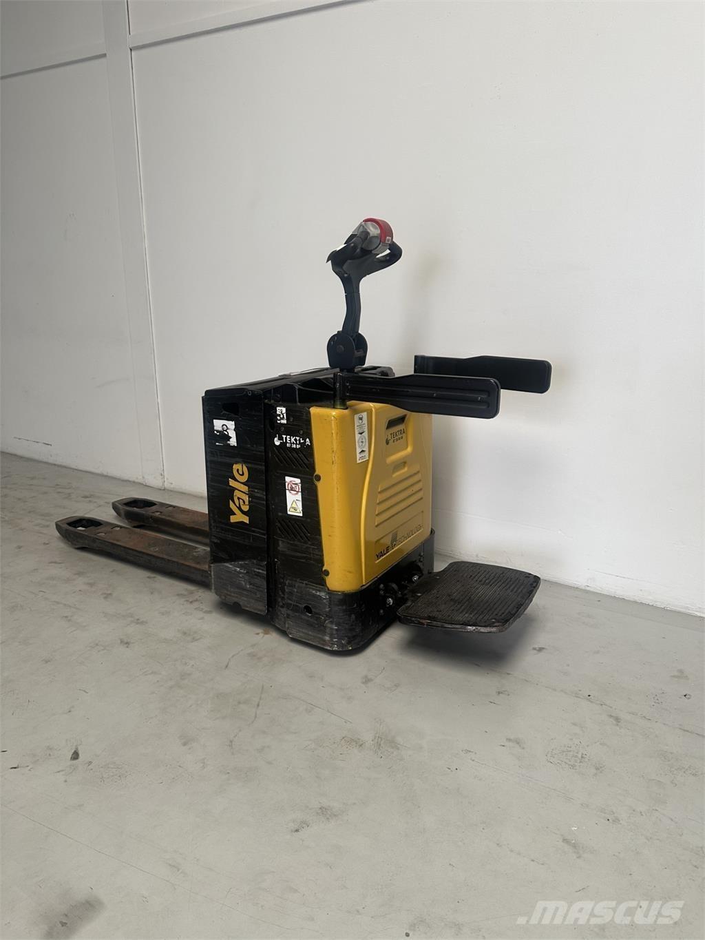 Yale MP20X FBW - 250 AH رافعة منخفضة المستوى ذات منصة