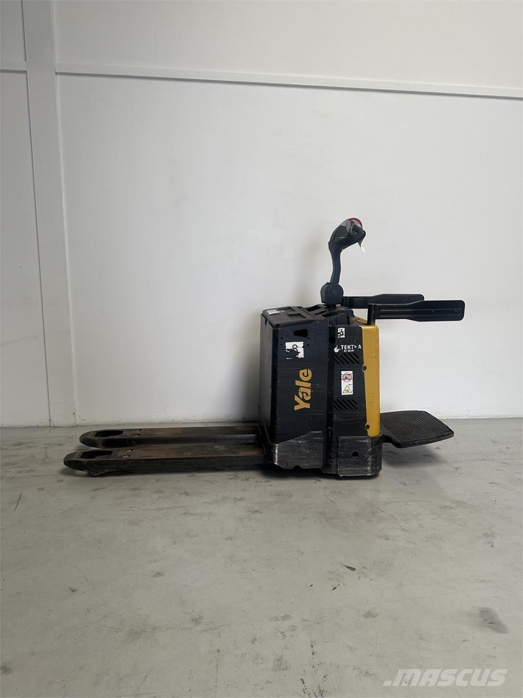 Yale MP20X FBW - 250 AH رافعة منخفضة المستوى ذات منصة