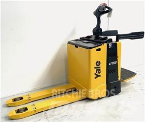 Yale MP20X FBW - 300 AH رافعة منخفضة المستوى ذات منصة