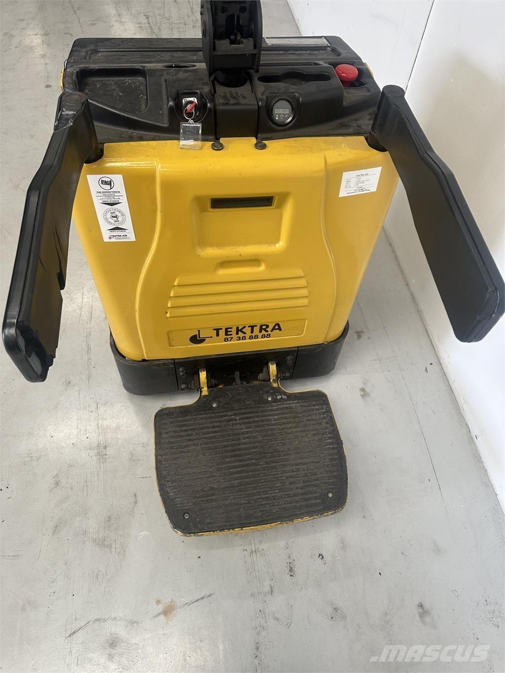 Yale MP20X FBW - 300 AH رافعة منخفضة المستوى ذات منصة