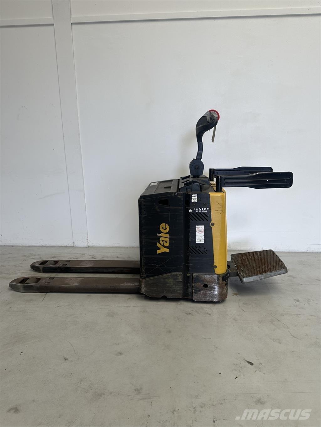 Yale MP20X FBW - 400 AH رافعة منخفضة المستوى ذات منصة