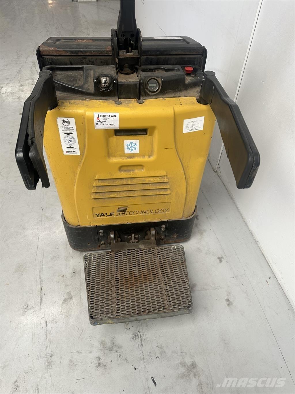 Yale MP20X FBW - 400 AH رافعة منخفضة المستوى ذات منصة