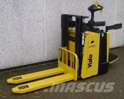 Yale MP20XD شاحنات مناولة ذاتية الدفع