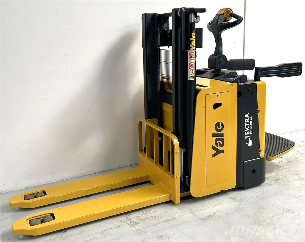 Yale MP20XD شاحنات مناولة ذاتية الدفع