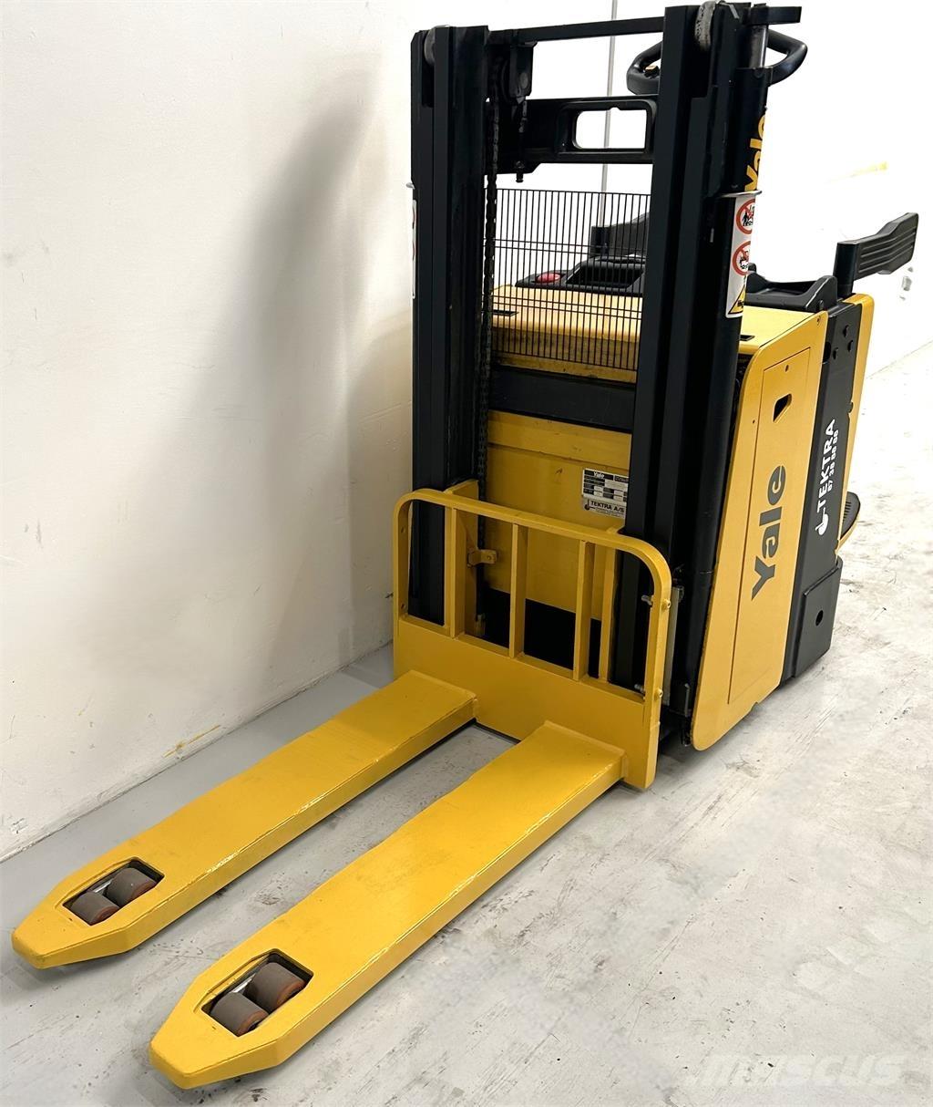 Yale MP20XD شاحنات مناولة ذاتية الدفع