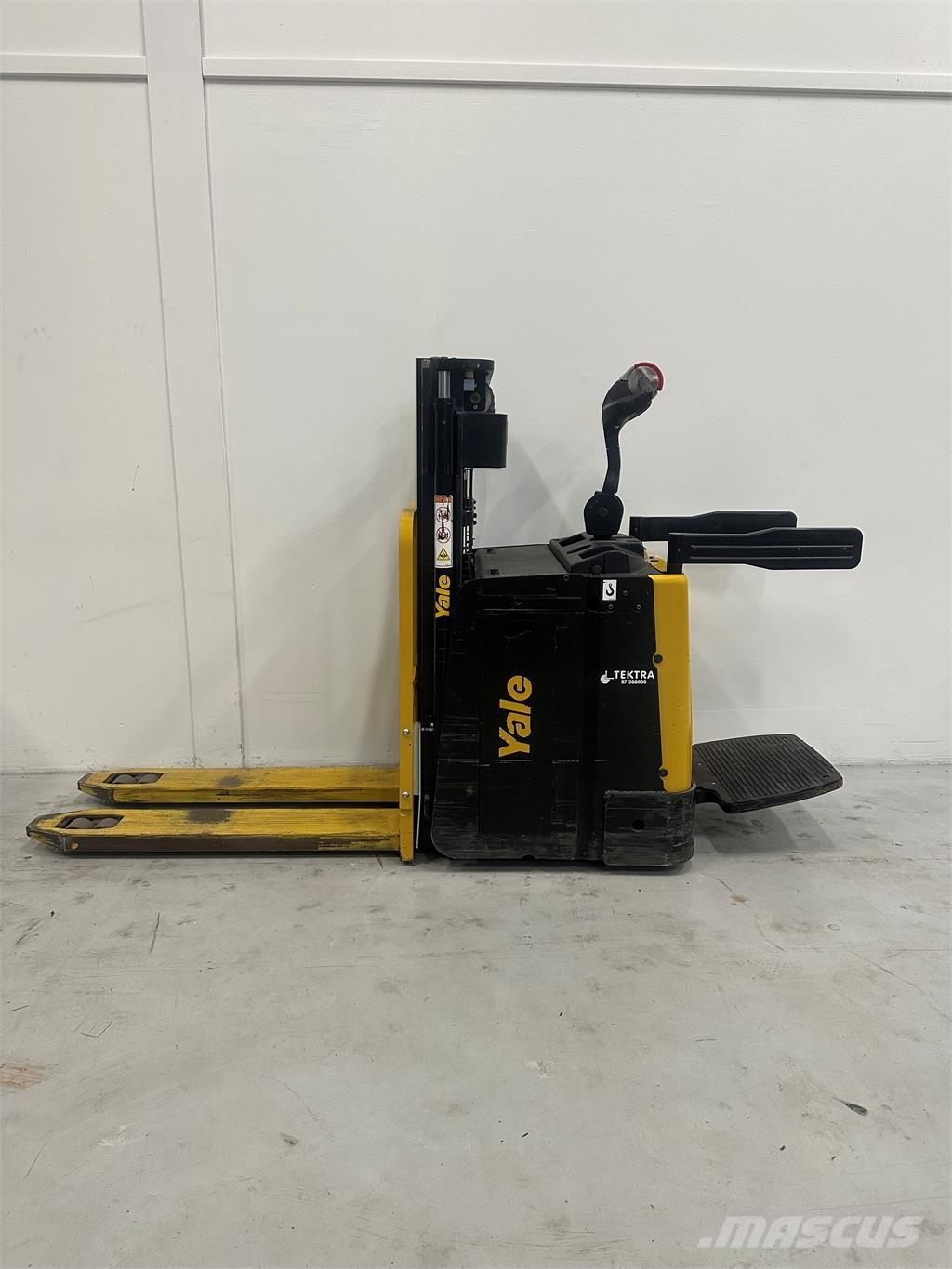 Yale MP20XD شاحنات مناولة ذاتية الدفع