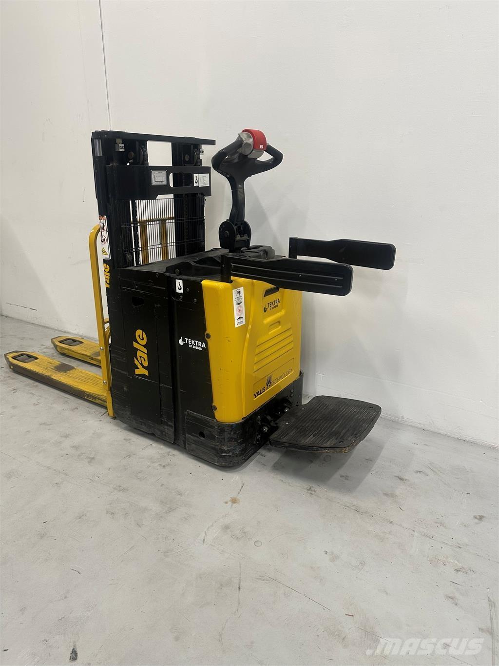 Yale MP20XD شاحنات مناولة ذاتية الدفع