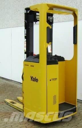 Yale SMS12S شاحنات مناولة ذاتية الدفع