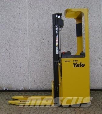 Yale SMS12S شاحنات مناولة ذاتية الدفع