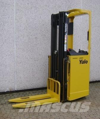 Yale SMS12S شاحنات مناولة ذاتية الدفع