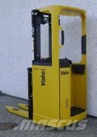 Yale SMS15S شاحنات مناولة ذاتية الدفع