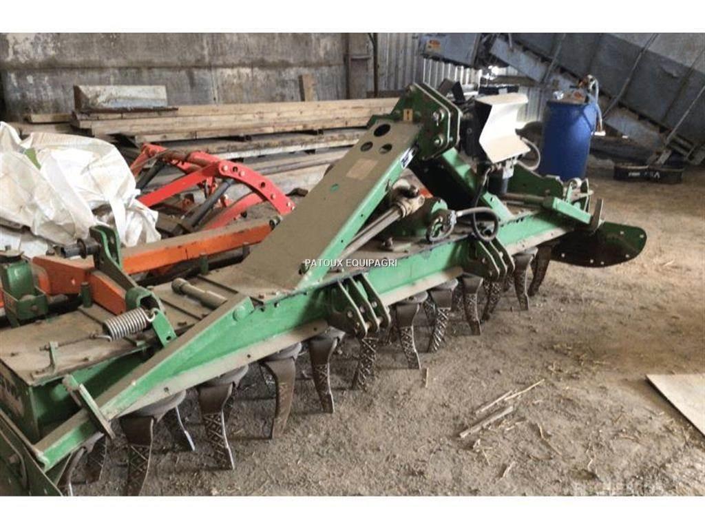 Amazone KG3500S الكاسحات وقلابات التربة ذات المحركات