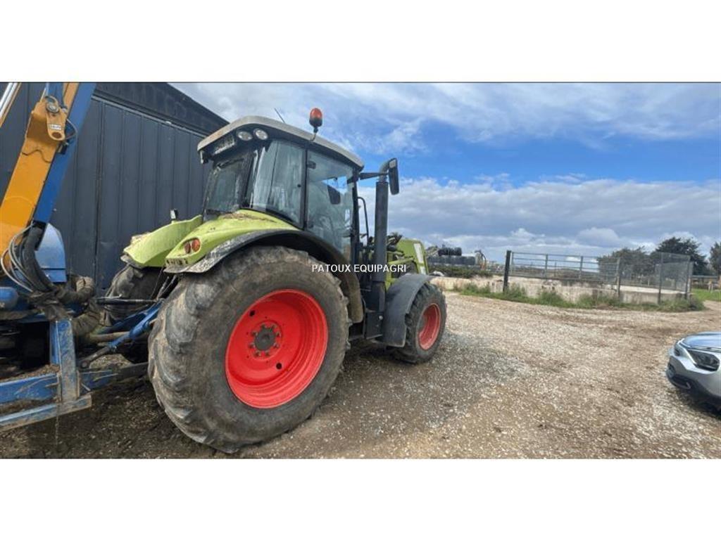 CLAAS ARION640 الجرارات