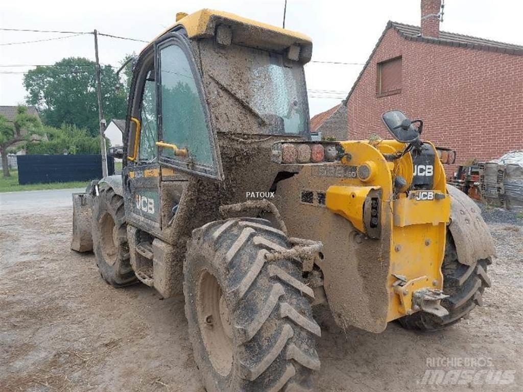 JCB 532-60 معدات مناولة لأغراض الزراعة