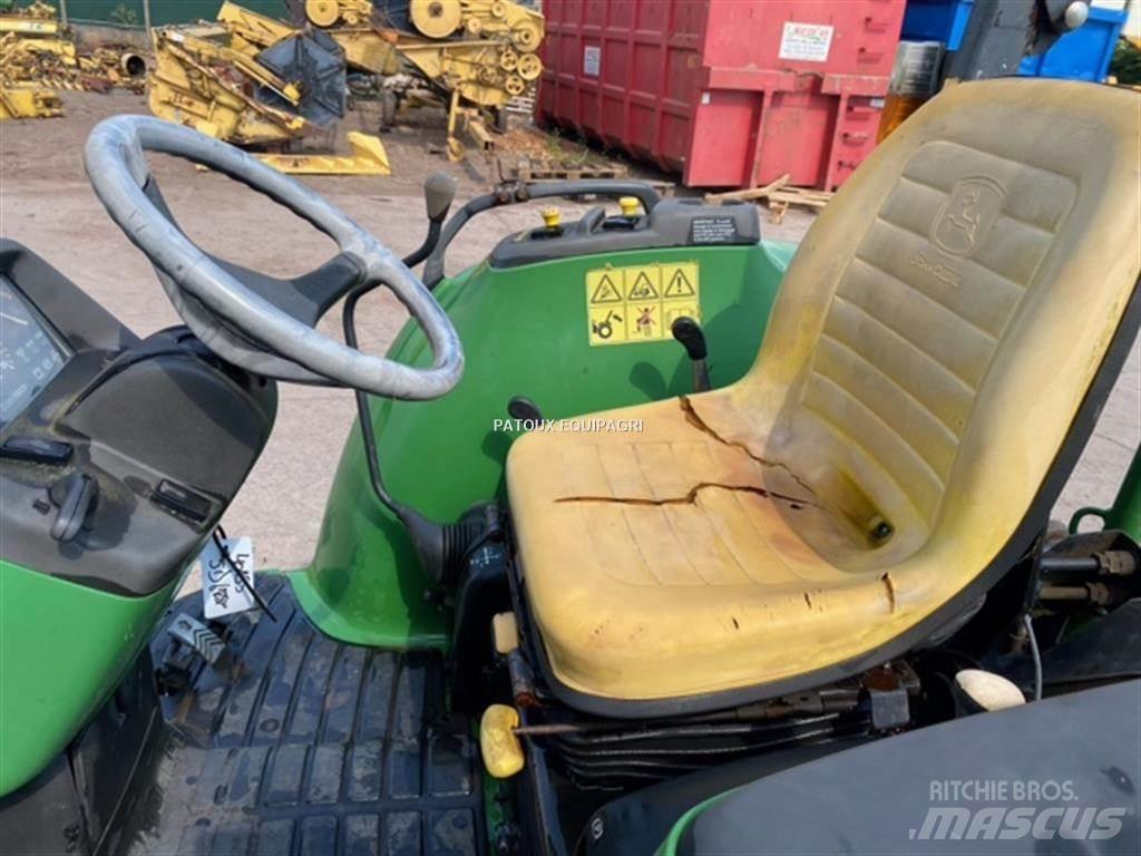 John Deere 4710 الجرارات