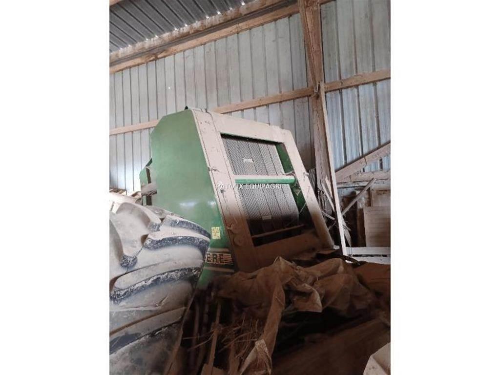 John Deere 590 محزمات مستديرة