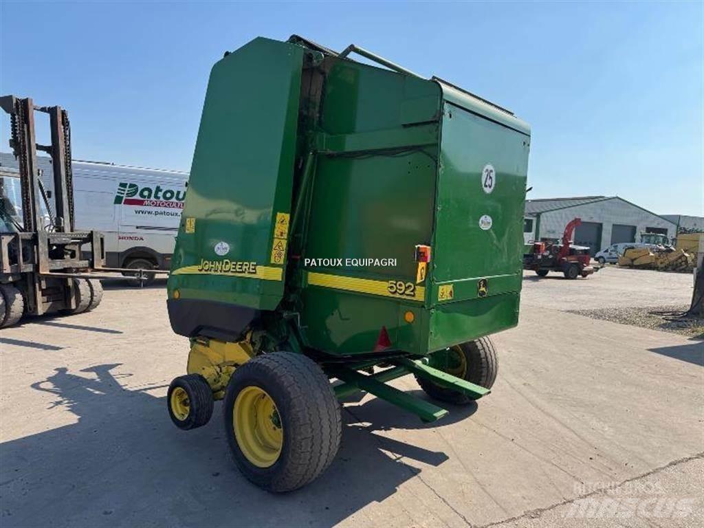 John Deere 592 محزمات مستديرة